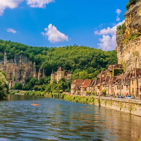 In With Pools & Vineyards Mauroux (Lot)