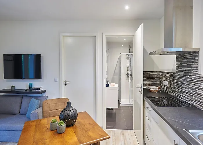 Дом отдыха In With Pools & Vineyards