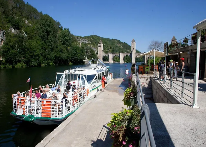 Дом отдыха In With Pools & Vineyards Mauroux (Lot)