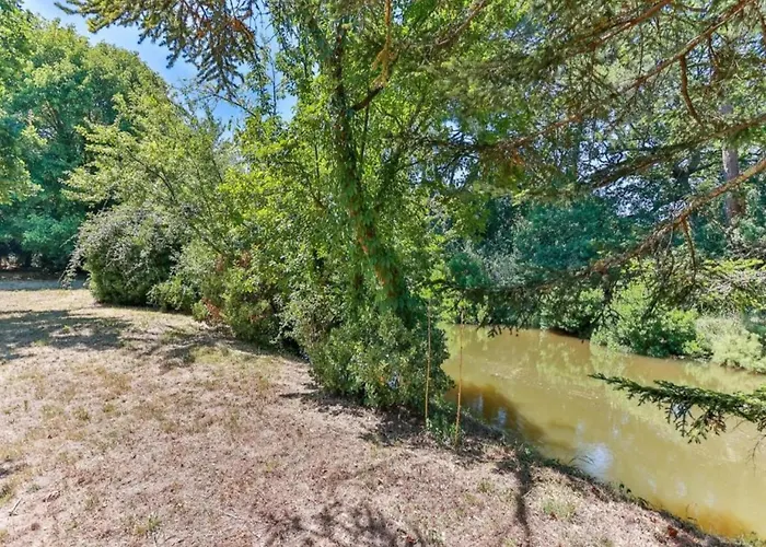 In With Pools & Vineyards * Mauroux (Lot)